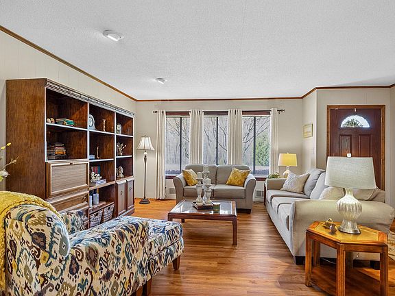 5th image of 235 Holmes Dr