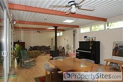 4th image of 3717 Jeffrey Ave