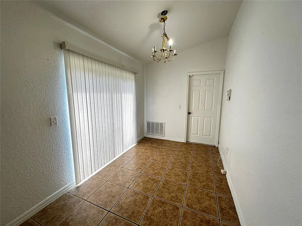 3 bed, 2.0 bath, 1161 sqft, $1,545 — Photo 3