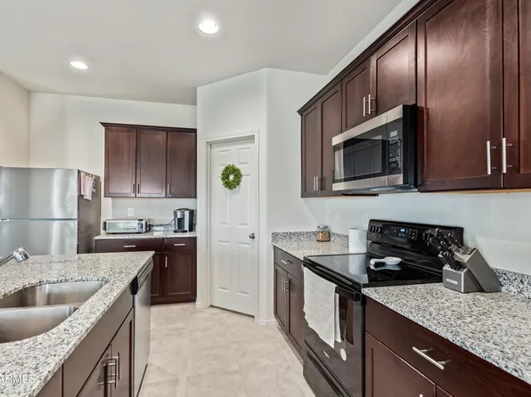 43606 W JUNIPER Avenue, Maricopa, AZ 85138