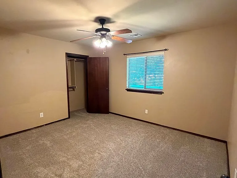 1060 Lost Oak Dr — Photo 18