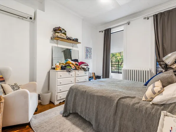 59-32 Grove Street image 16 of 23