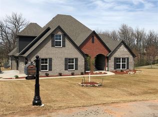 9811 E Bond Dr, Claremore, OK 74017