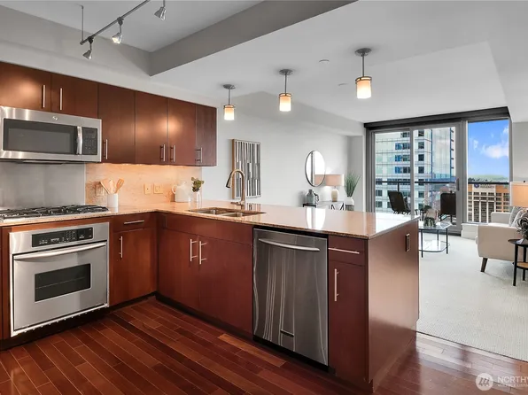 650 Bellevue Way NE #2808, Bellevue, WA 98004