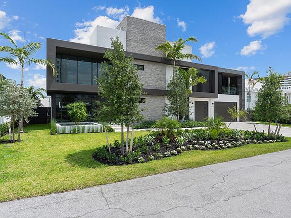 4th image of 2881 NE 35th Street