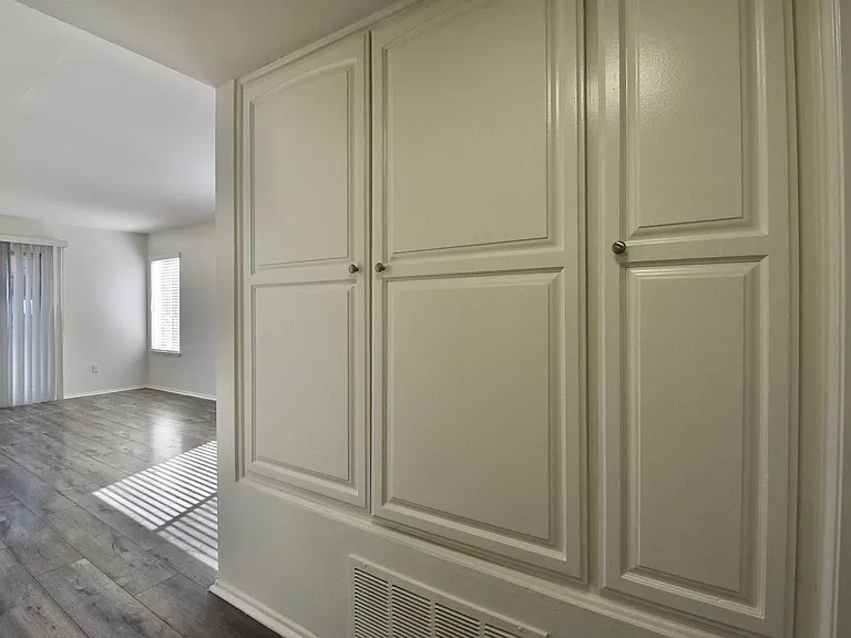 15520 Foothill Blvd — Photo 20