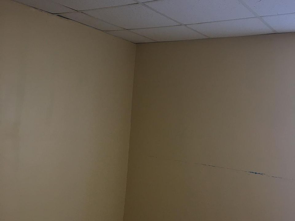 1st image of 381 Northland Ave #1
