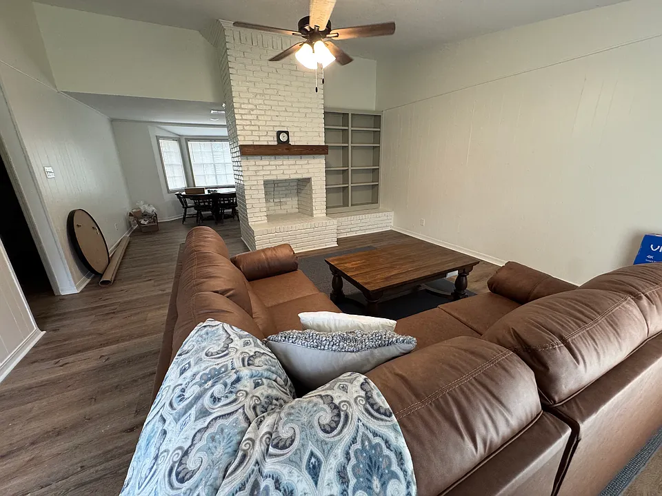 401 Bayou Shores Dr
