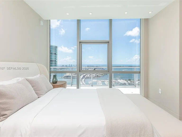851 NE 1st Ave #Penthouse 4611-4611 — Photo 56