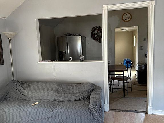 5th image of 45 Bayview Street