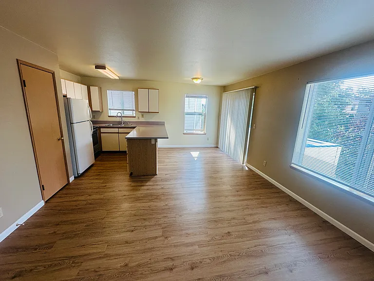 9500 Fremont Ave N #202 — Photo 2