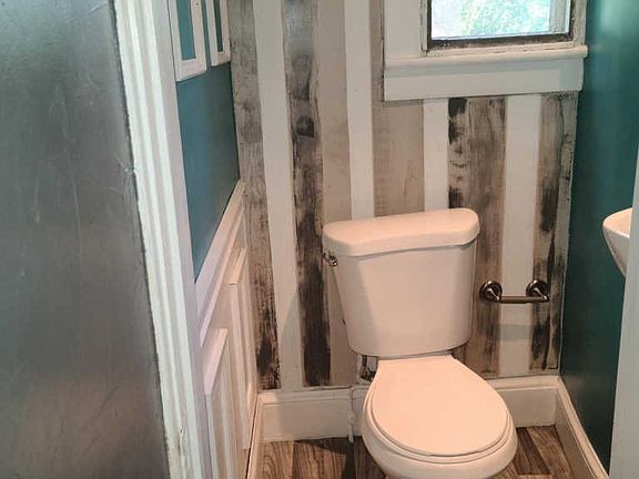 3rd image of 517 Morton Ave