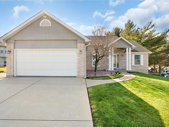 2nd image of 3976 Lockport Dr
