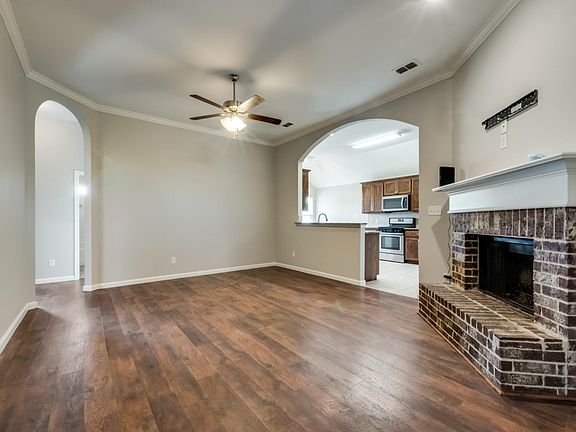3rd image of 1801 Meadowlark Ln