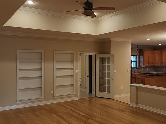 4th image of 1845 Lindsey Ln