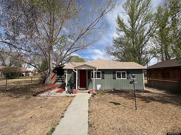 3rd image of 1116 E Adams Ave