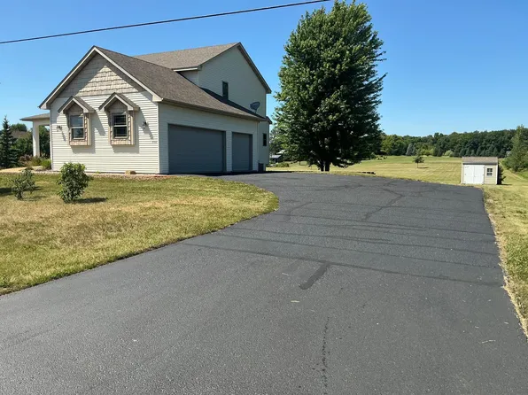 9352 67th St NW, Annandale, MN 55302
