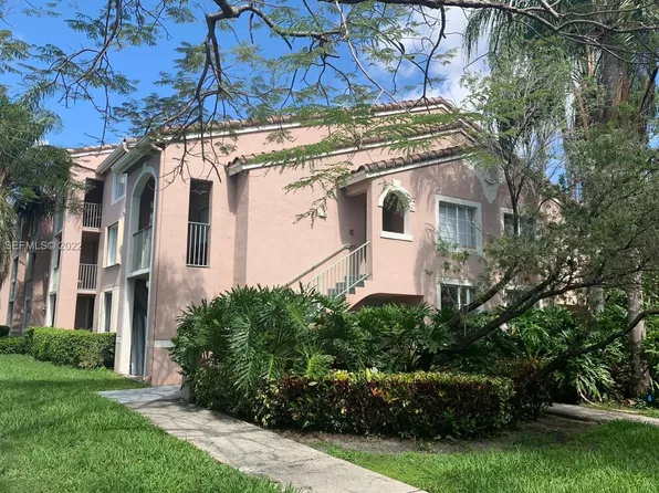 12136 Saint Andrews Pl, Hollywood, FL 33025