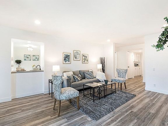 3rd image of 1809 Peyton Ave Unit 107