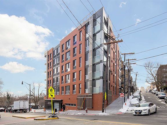 4th image of 461 Newark Ave #1B