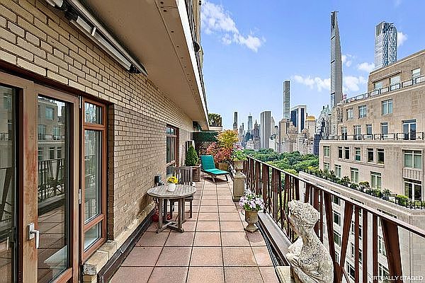 1st image of 25 Central Park W APT 19E