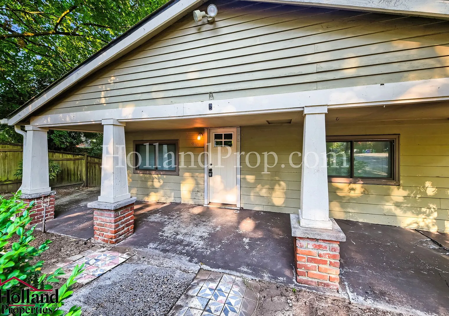 Hidden Gem In Sw Portland 2bd 1bth Waiting For You! New Price And Special Discount Of $300 On You... — Photo 3