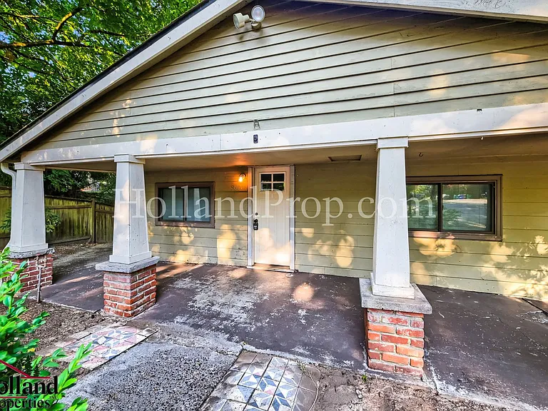 9601 SW 42nd Ave — Photo 3