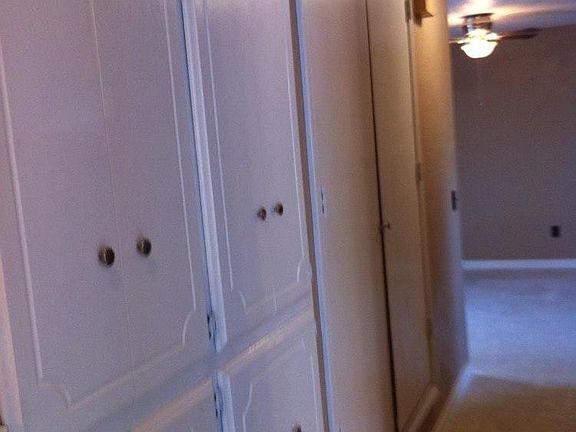5th image of 519 N Broadway St APT A