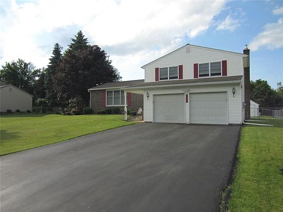 2nd image of 5820 Mountain Ash Dr