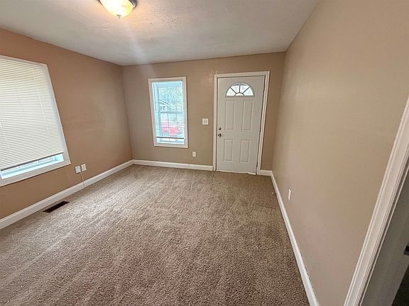 4th image of 218-220 Spartanburg St