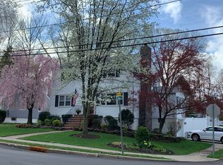 146 W Prospect St, Waldwick, NJ 07463