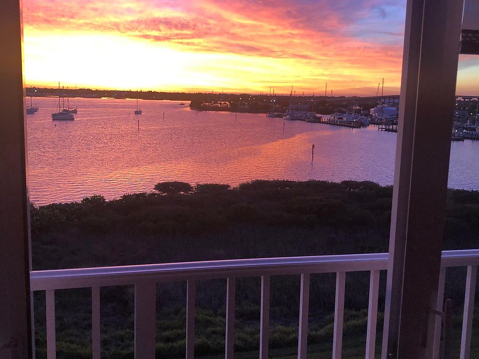 Winter sunset. Come on down to warm wonderful Florida.