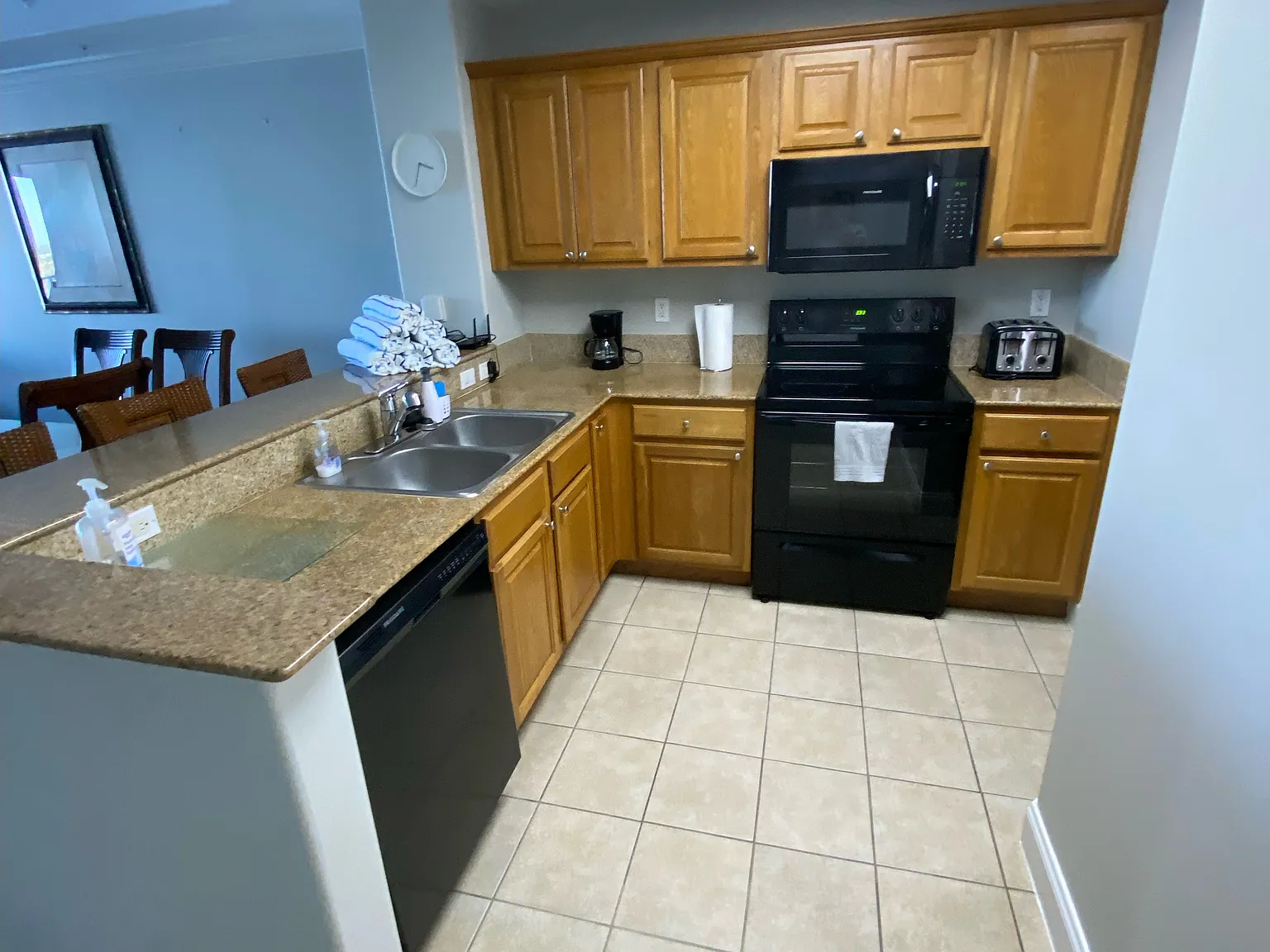 2 bed, 1165 sqft, $2,400 — Photo 4