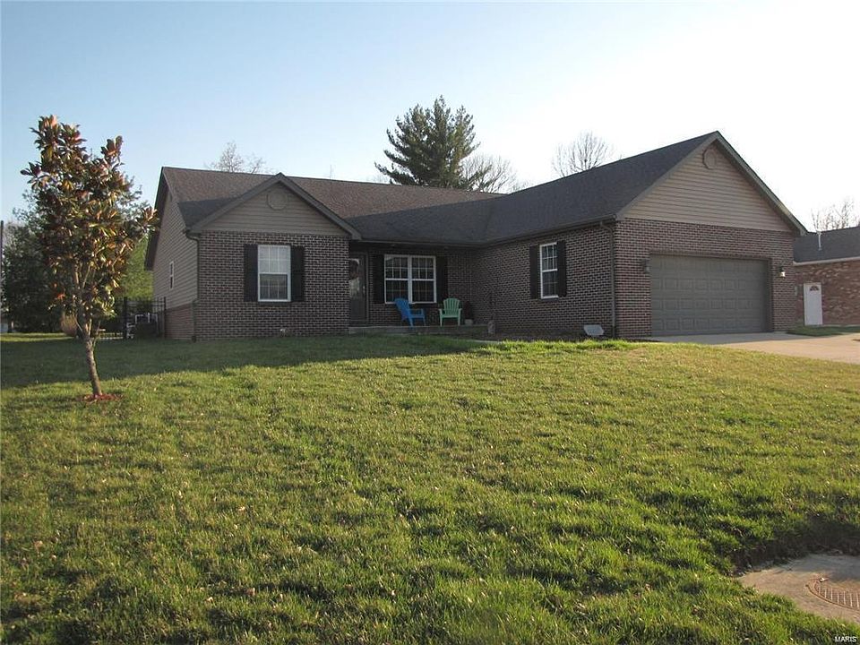 1st image of 204 Woods Manor Dr