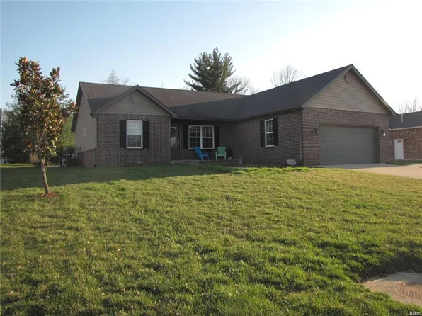 204 Woods Manor Dr, Freeburg, IL 62243