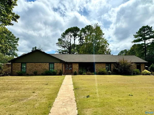 2503 Lakeview Dr SE, Decatur, AL 35601