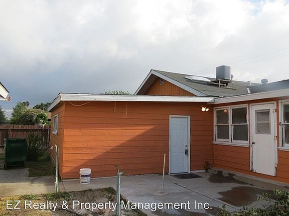 5th image of 26793 Yale St