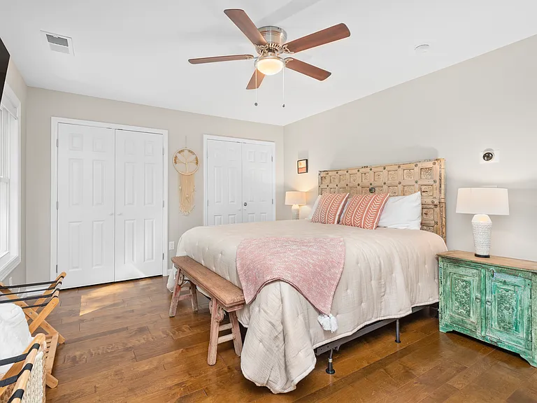 409 Little Sycamore Ln — Photo 13