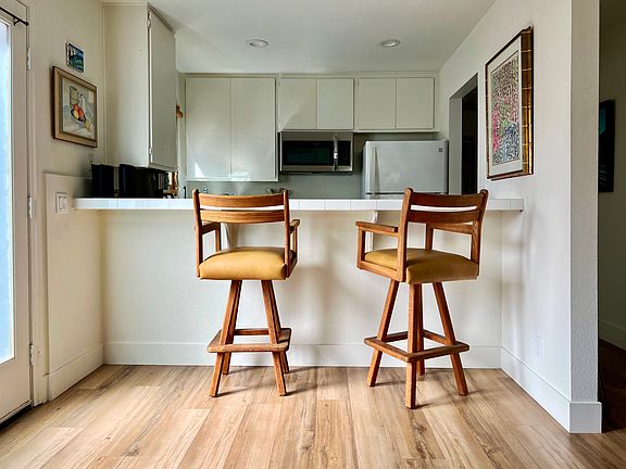 4th image of 3949 Sunset Ln