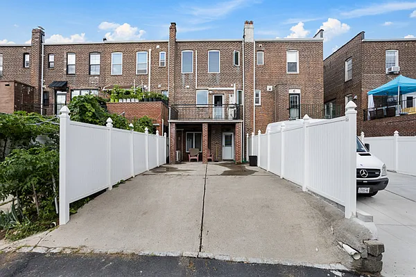 Rented by Oxford Property Group | media 2