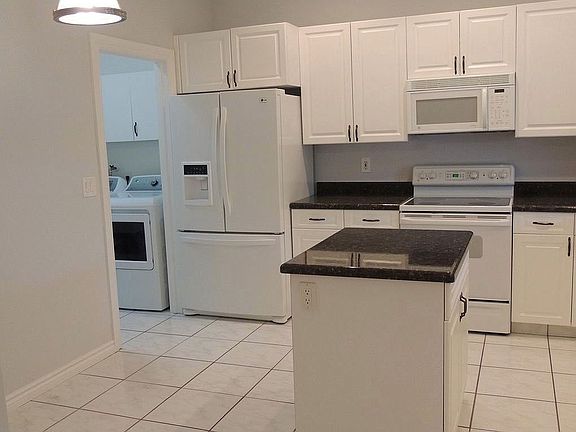 4th image of 885 Dogwood Dr