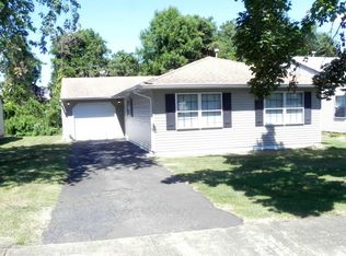 8 Mariner Pl, Brick, NJ 08723