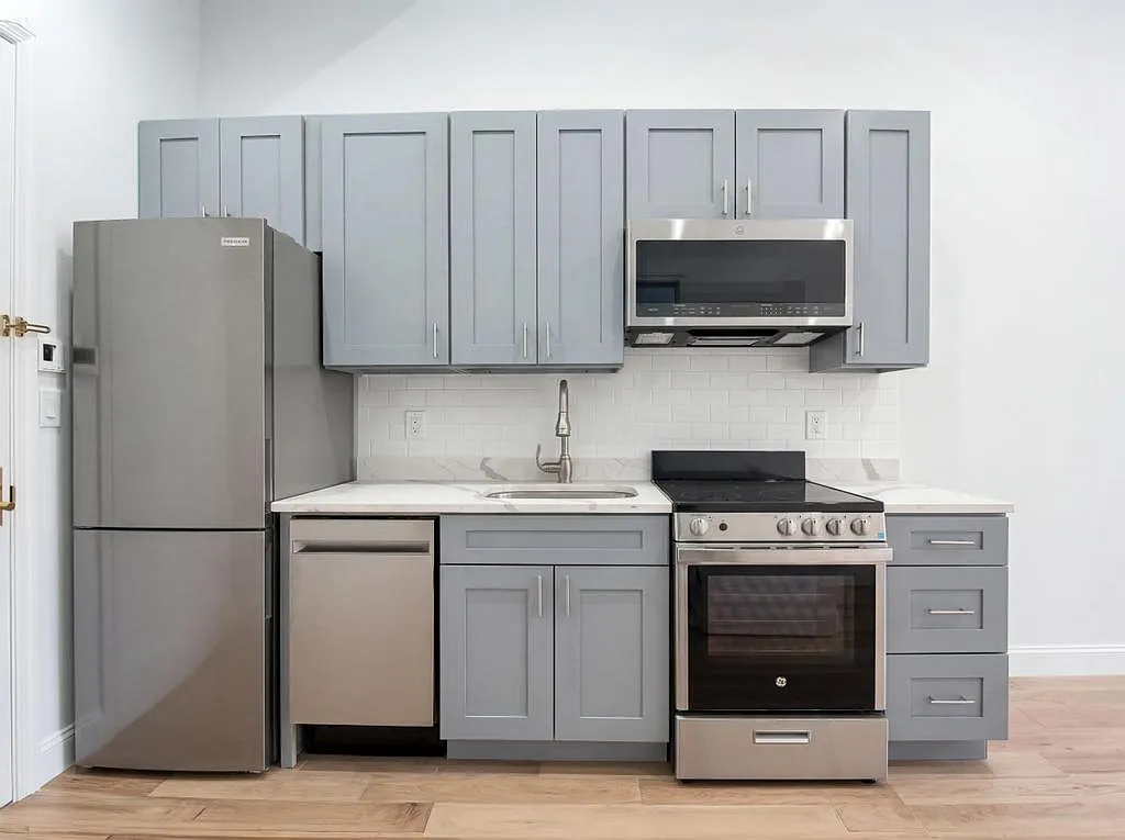 231 East 60th Street — Photo 1
