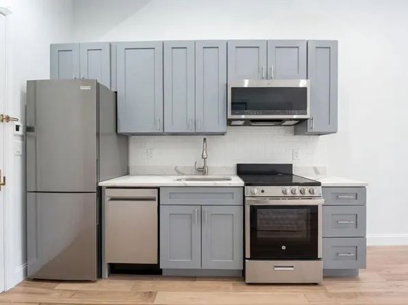 231 East 60th Street image 1 of 9