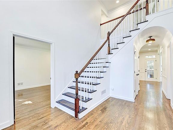 5th image of 715 Brafferton Way
