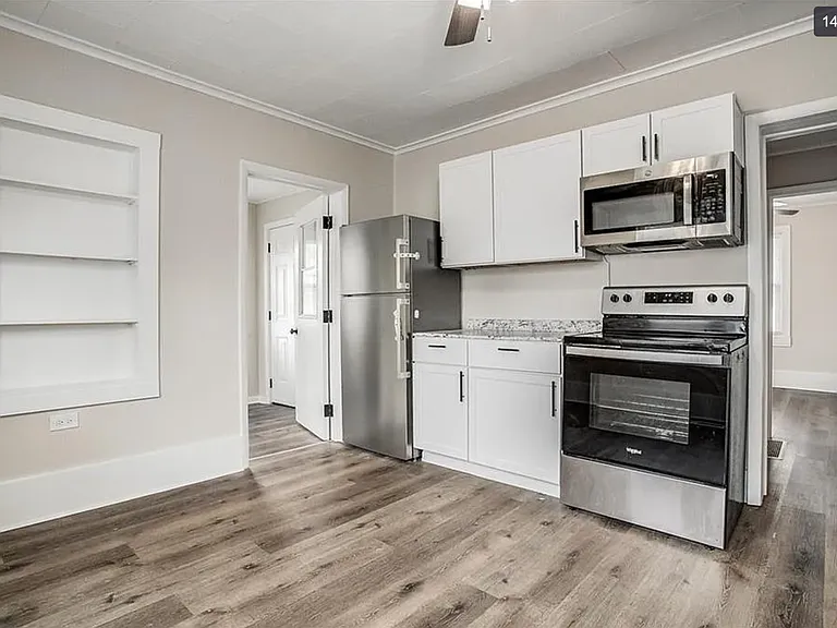 702 Centralia St — Photo 13