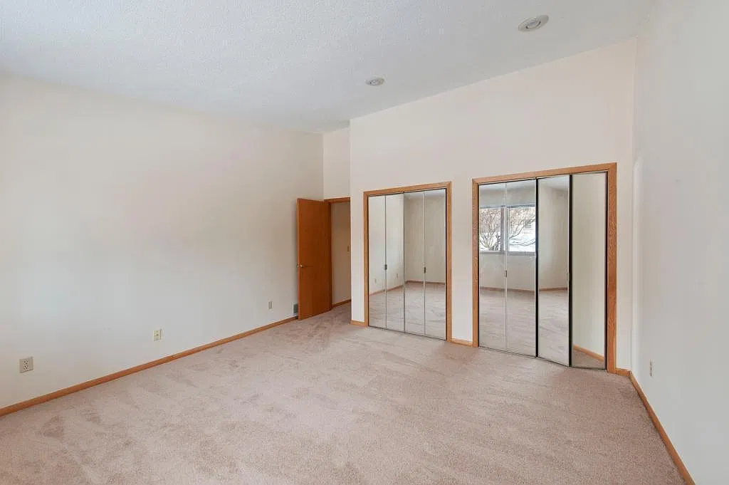 2 bed, 2022 sqft, $2,800 — Photo 4