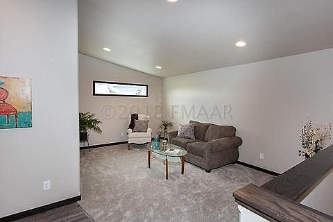 5th image of 3208 36th Ave S