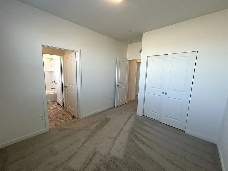 5498 Euclid Dr — Photo 9