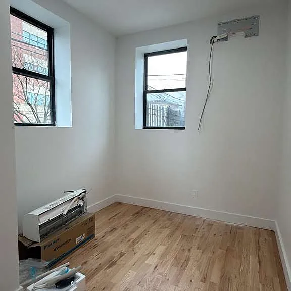 2789 Webb Ave — Photo 1
